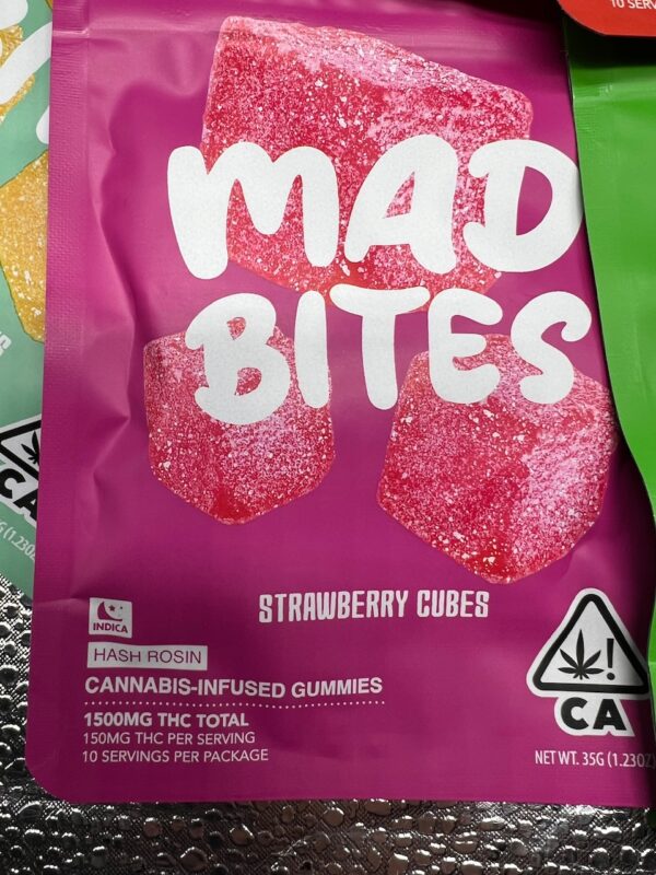 mad bites strawberry cubes
